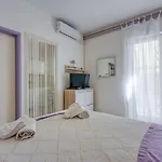 Gina Guest house 3*
